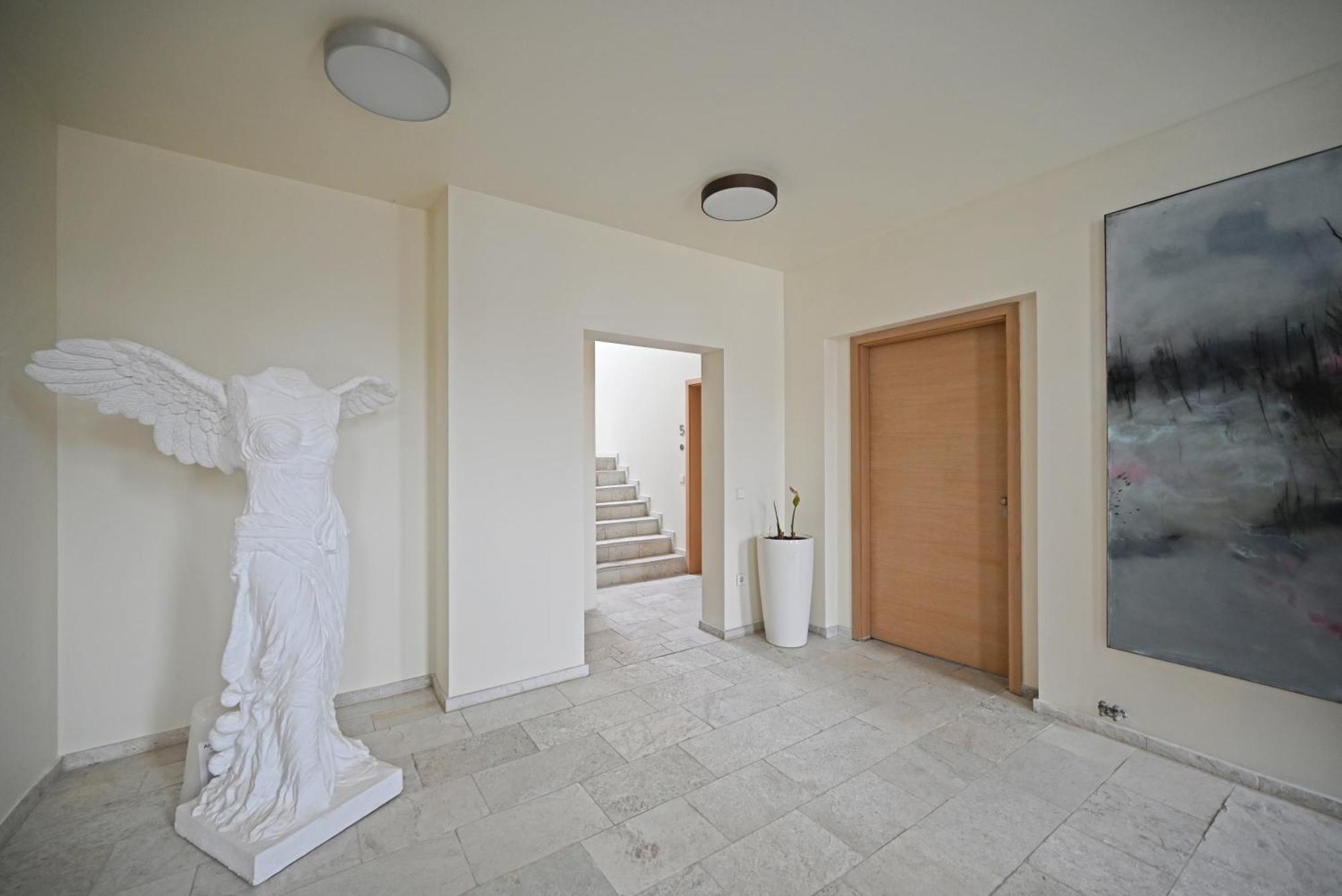 Modernes & Gepflegtes Hotelzimmer Mit Kueche! Bernstadt  Kültér fotó