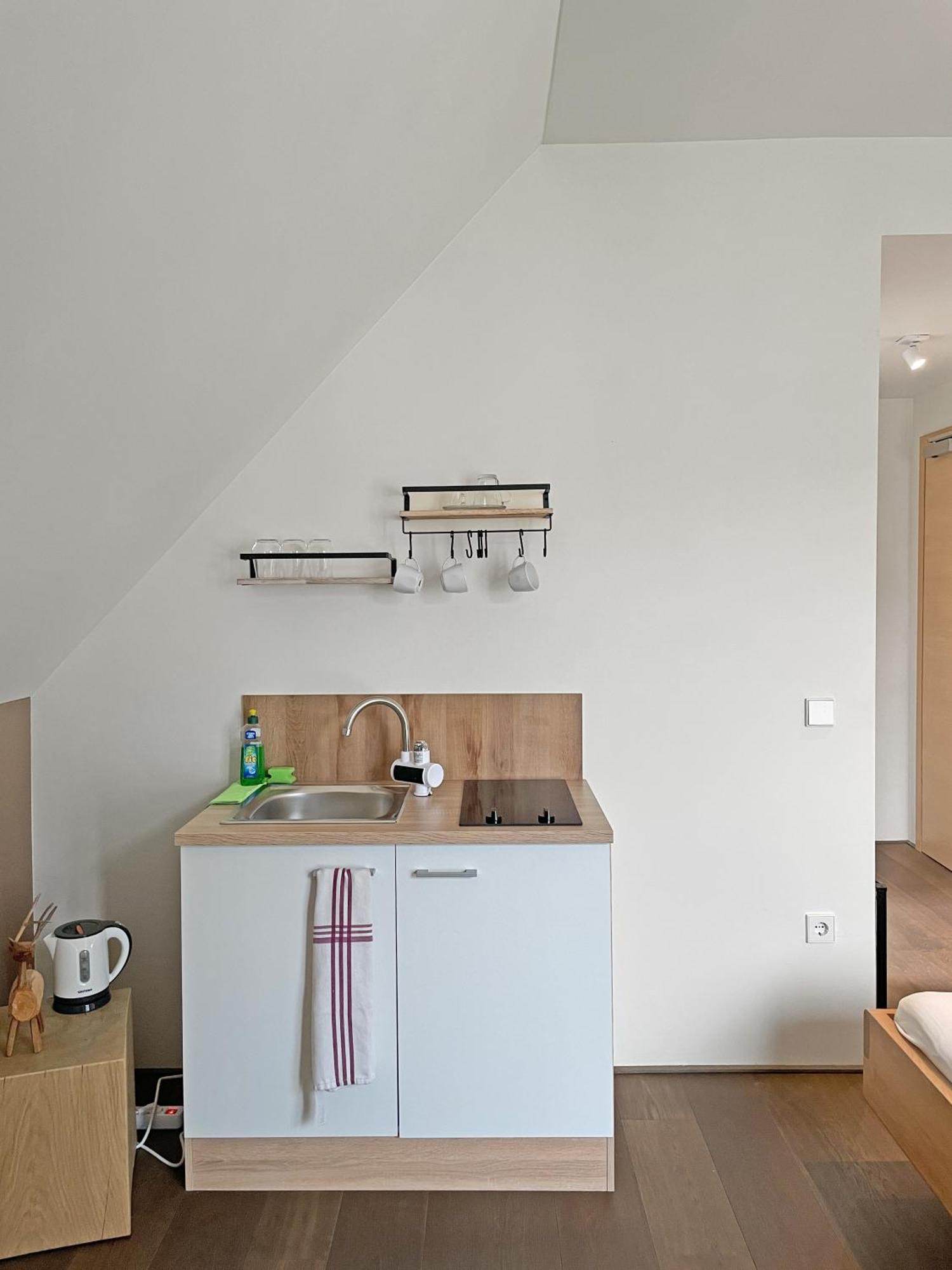 Modernes & Gepflegtes Hotelzimmer Mit Kueche! Bernstadt  Kültér fotó