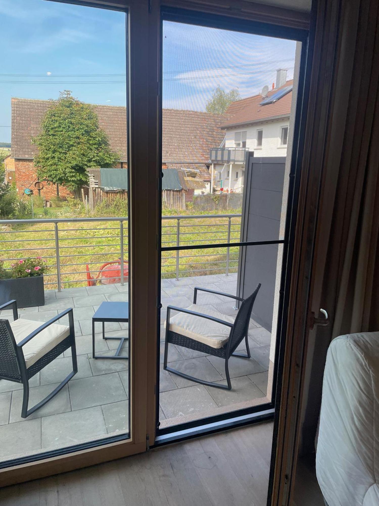 Modernes & Gepflegtes Hotelzimmer Mit Kueche! Bernstadt  Kültér fotó